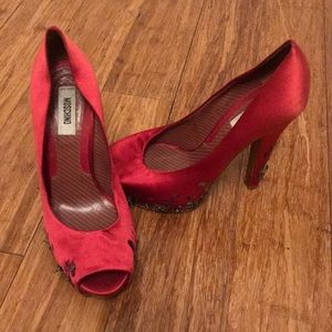 MOSCHINO Satin peep toe pumps!